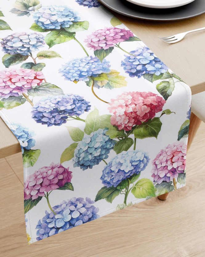 Bieżnik na stół Loneta - kwiaty hortensji