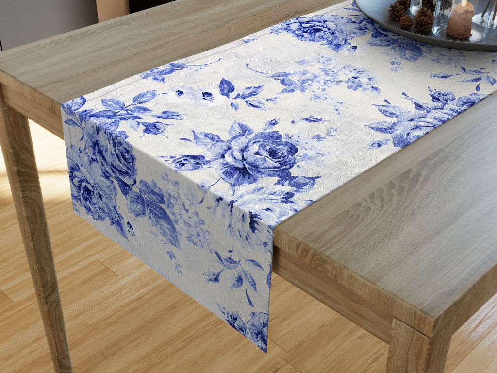 Bieżnik na stół Loneta - duże niebieskie róże