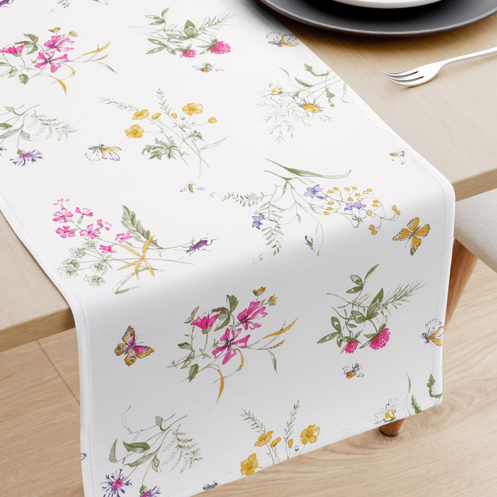 Bieżnik na stół z płótna bawełnianego - kolorowe polne kwiaty na białym