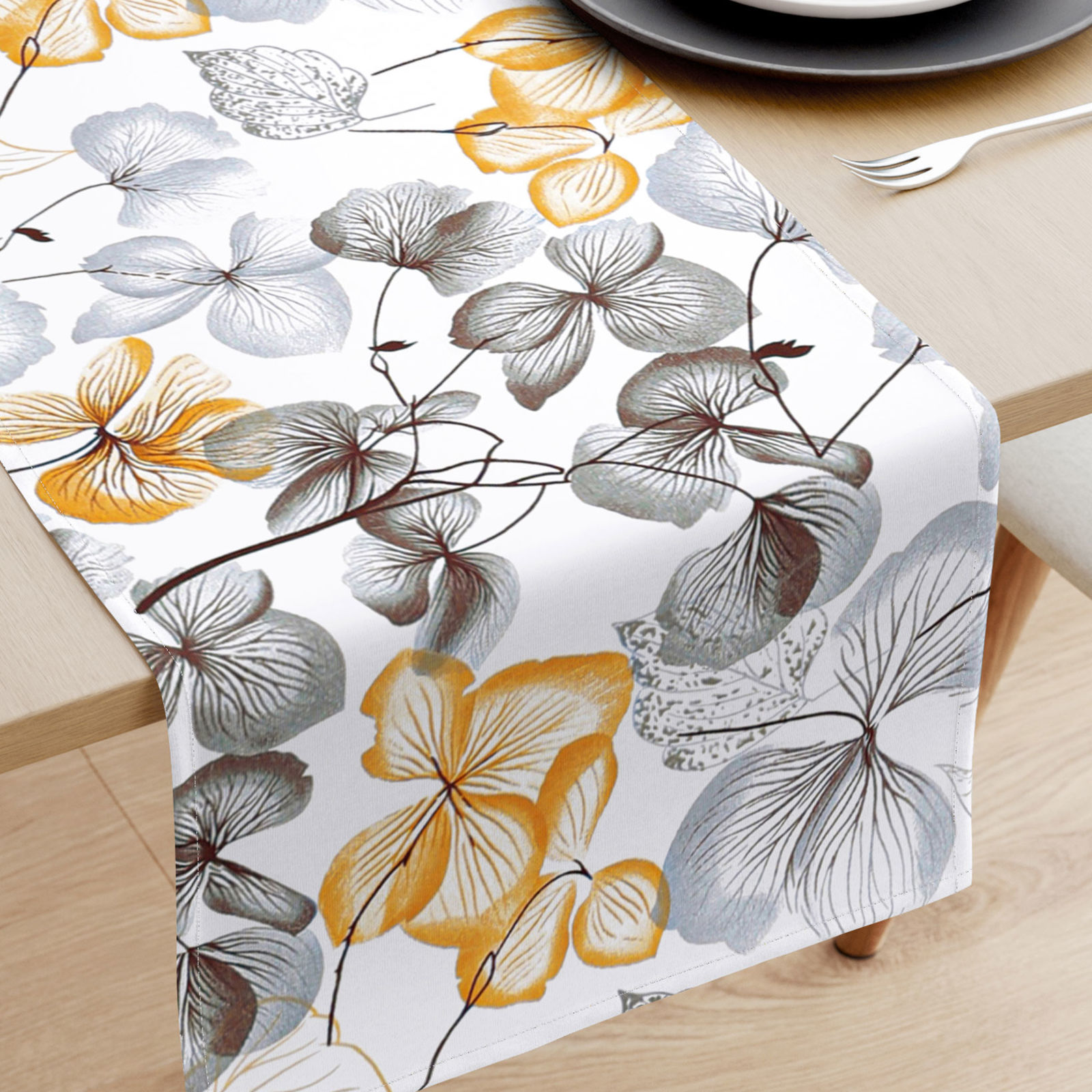Bieżnik na stół z płótna bawełnianego - szare i brązowe kwiaty z liśćmi