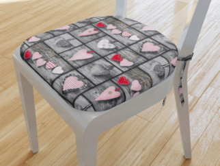 Zaokrąglona poduszka na krzesło 39x37 cm - czerwone serce na ciemnoszarym