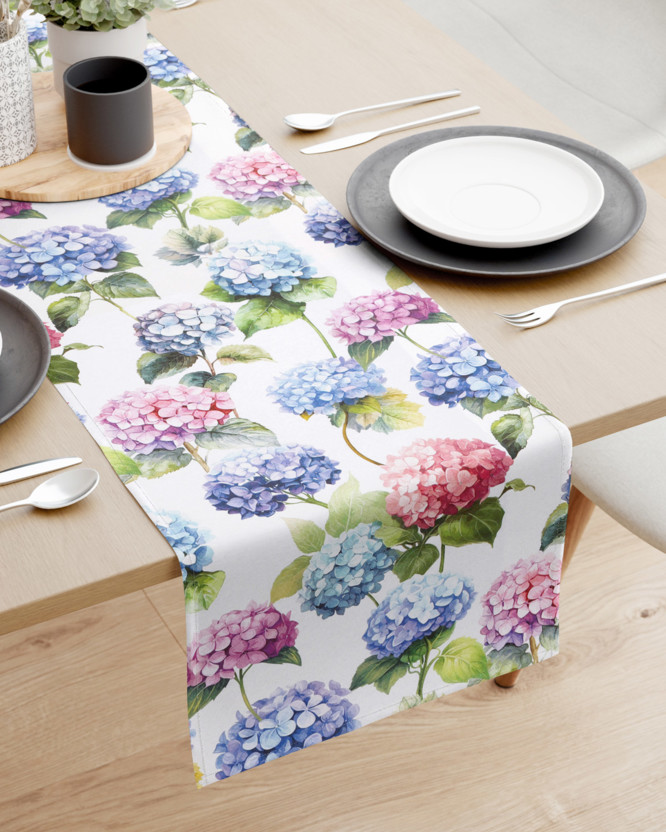 Bieżnik na stół Loneta - kwiaty hortensji