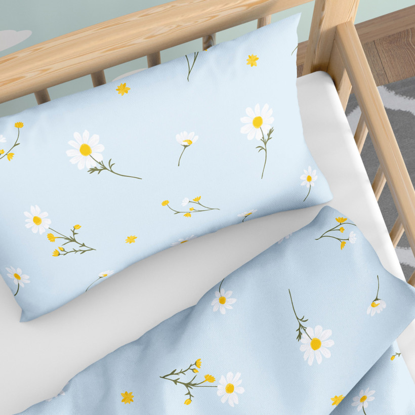 Pościel bawełniana do łóżeczka - rumianek na jasnoniebieskim