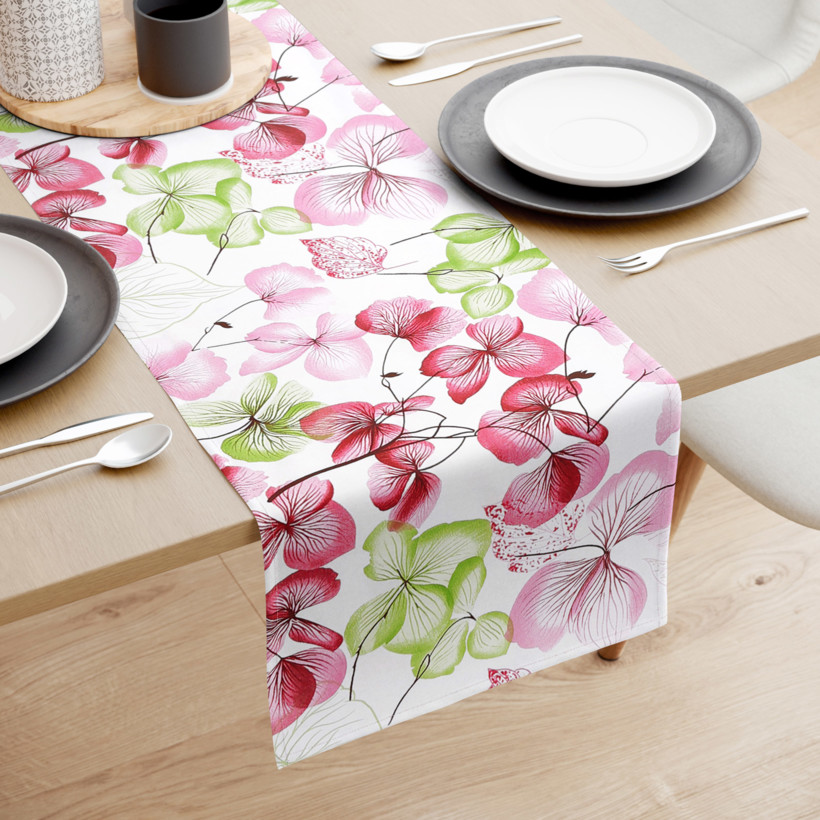 Bieżnik na stół z płótna bawełnianego - różowe i zielone kwiaty z liśćmi