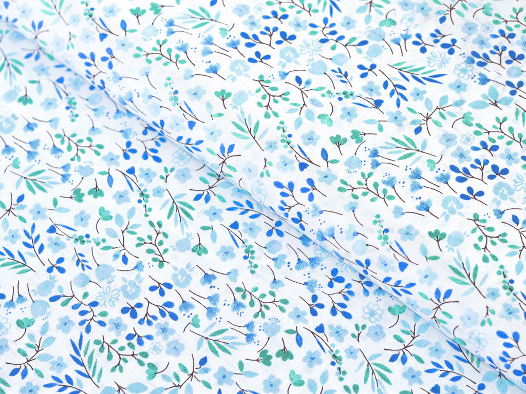 Płótno bawełniane - niebieskie malowane kwiatki