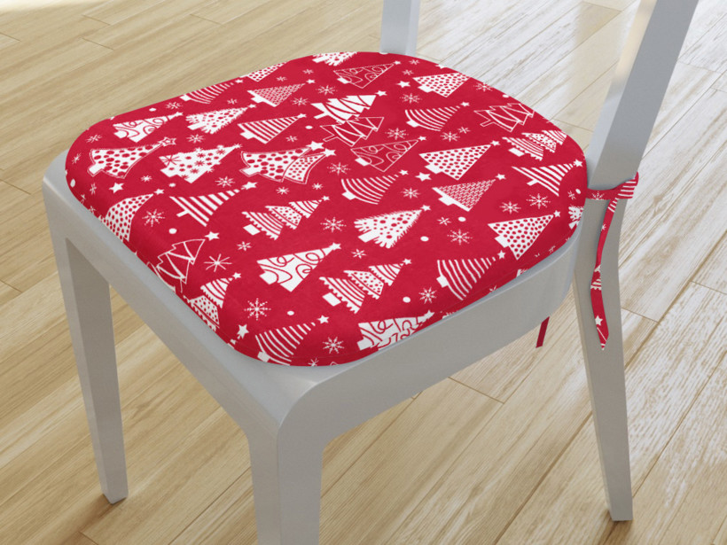 Zaokrąglona poduszka na krzesło 39x37 cm świąteczna - choinki na czerwonym