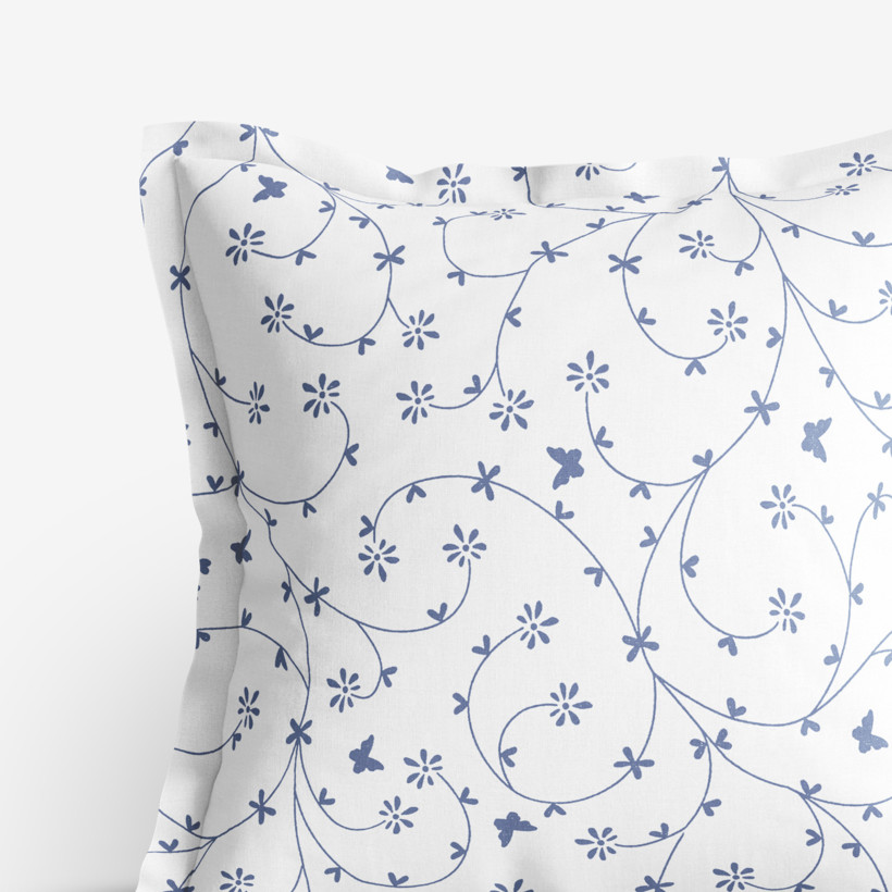 Poszewka na poduszkę z ozdobną kantą bawełniana - niebiesko-szare kwiatki i motylki na białym