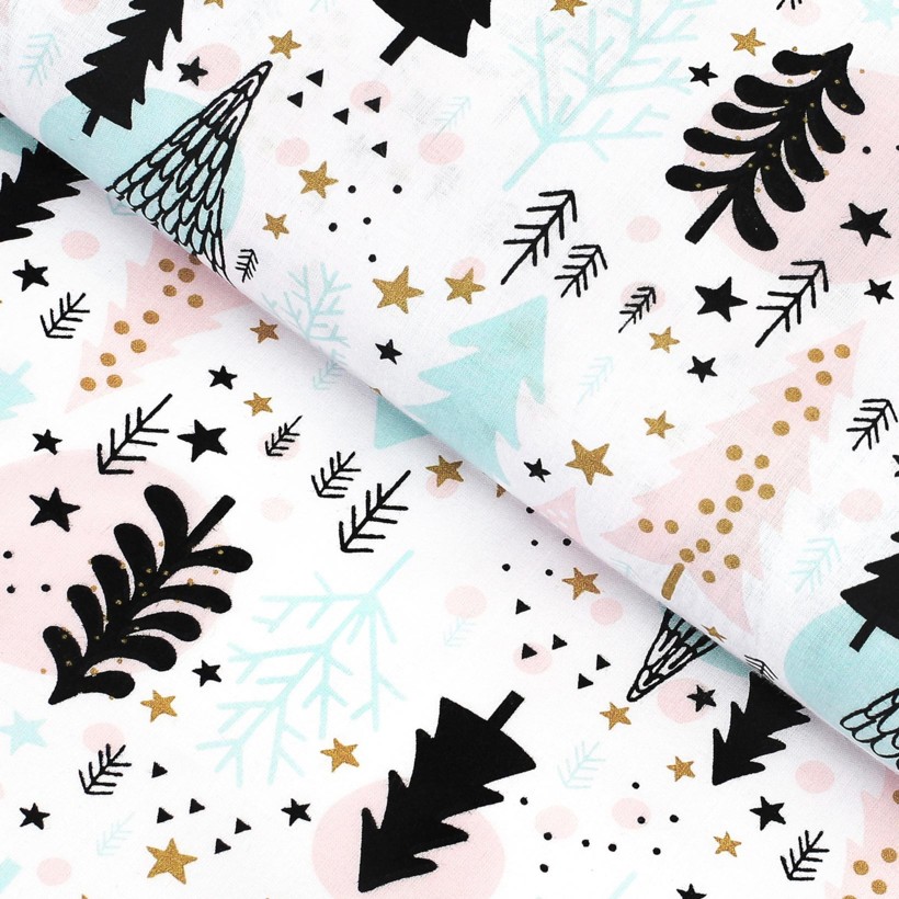 Płótno bawełniane - kolorowe choinki z gwiazdkami na białym