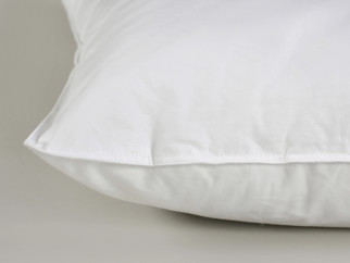 Luksusowa poduszka ze sztucznymi piórami 450 g - 40x40 cm